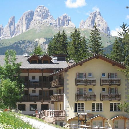Hotel Majon Miramonti Canazei Exterior foto